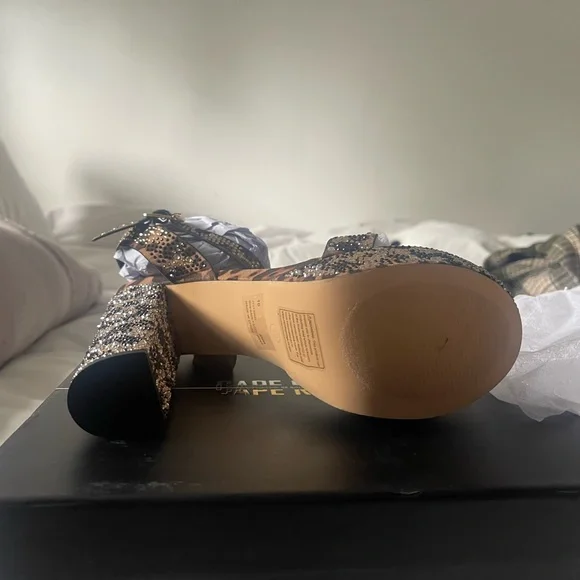 Platform Animal Print Heels - Picture 5 of 6